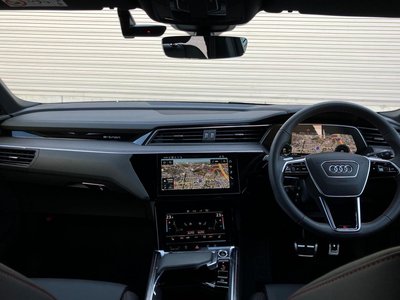 صورة مصغرة 14 لـ 2025 AUDI Q8 E-TRON