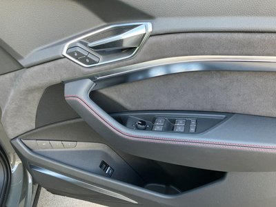 صورة مصغرة 24 لـ 2025 AUDI Q8 E-TRON