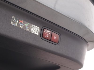 2025 Mercedes-BENZ EQS thumbnail 41