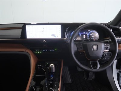 2026 Toyota CROWN ESTATE photo 8