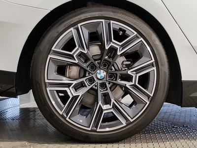 صورة 40 لـ 2024 BMW 5 SERIES TOURING