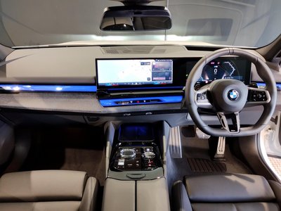 2024 BMW 5 SERIES TOURING 照片 14