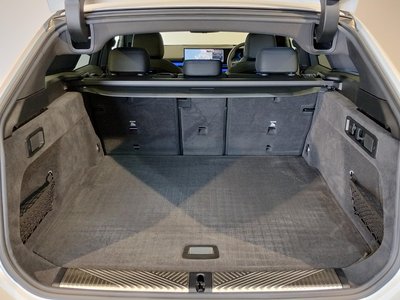 صورة 44 لـ 2024 BMW 5 SERIES TOURING