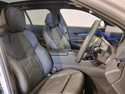 2024 BMW 5 SERIES TOURING 照片 12