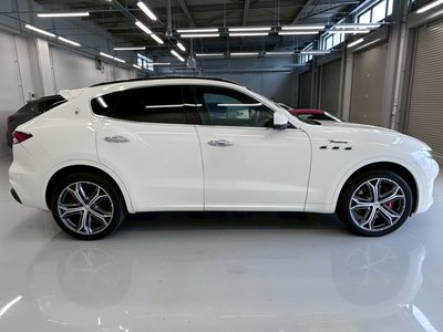 2021 Maserati LEVANTE — фото 3