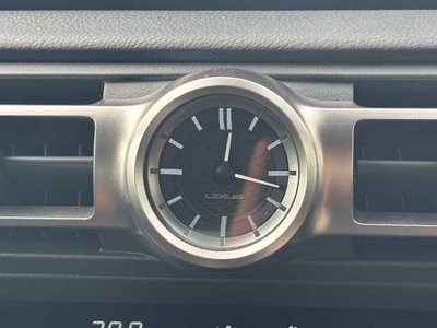 2022 Lexus IS photo 12