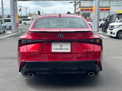 2022 Lexus IS thumbnail 42