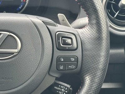 2022 Lexus IS photo 8