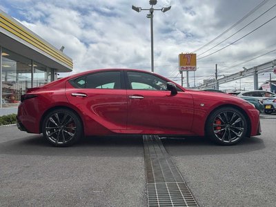 2022 Lexus IS thumbnail 40