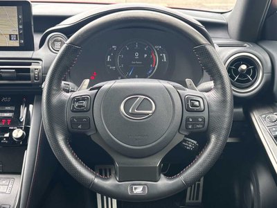 2022 Lexus IS photo 6