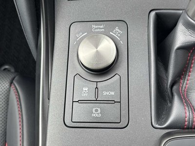 2022 Lexus IS photo 15