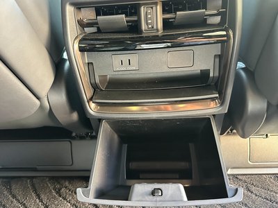 صورة 31 لـ 2024 Toyota VELLFIRE