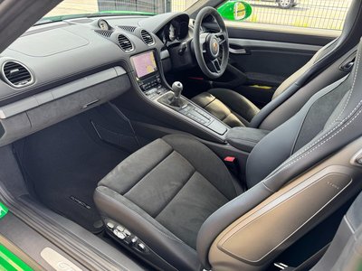 صورة مصغرة 35 لـ 2023 Porsche 718