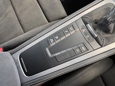 صورة مصغرة 30 لـ 2023 Porsche 718