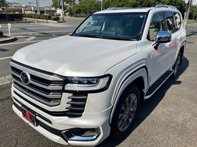 2024 Toyota LAND CRUISER 300 photo 2