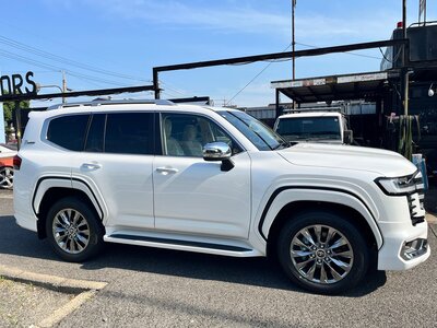 2024 Toyota LAND CRUISER 300 photo 7