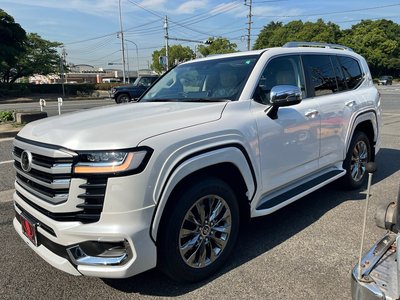 2024 Toyota LAND CRUISER 300 photo 8