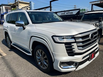 2024 Toyota LAND CRUISER 300 photo 5