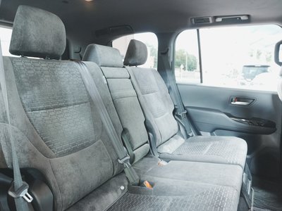 2025 Toyota LAND CRUISER 300 thumbnail 50
