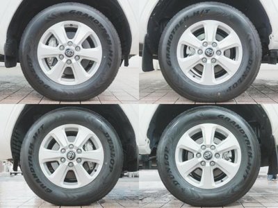 2025 Toyota LAND CRUISER 300 photo 6