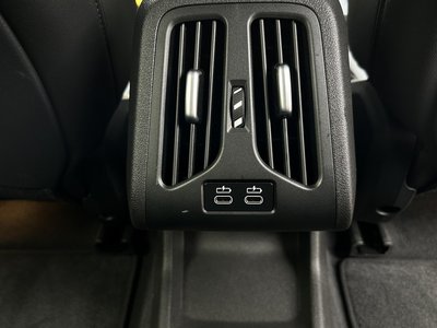 2025 BMW IX2 — миниатюра 66