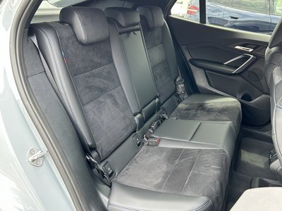 2025 BMW IX2 — миниатюра 64