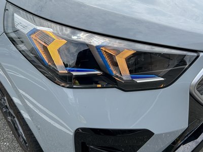 2025 BMW IX2 — миниатюра 10
