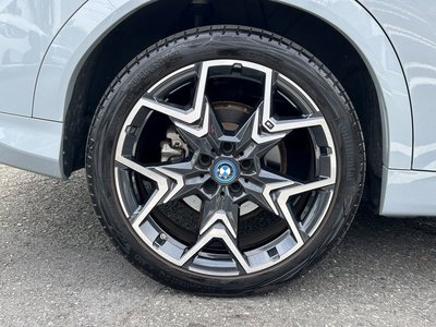 2025 BMW IX2 — миниатюра 69
