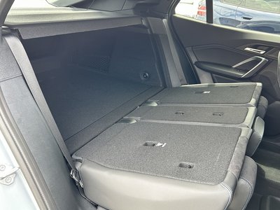 2025 BMW IX2 — миниатюра 24