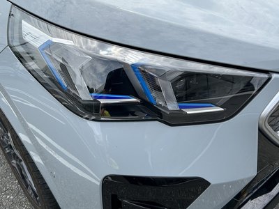 2025 BMW IX2 — миниатюра 9