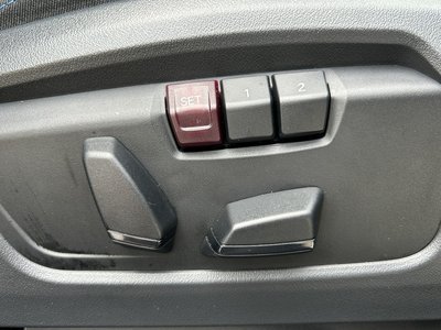 2025 BMW IX2 — миниатюра 35