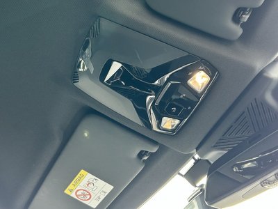 2025 BMW IX2 — миниатюра 36