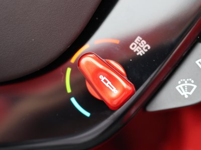 صورة 9 لـ 2026 Ferrari 296 GTS
