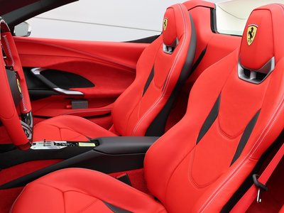 صورة 5 لـ 2026 Ferrari 296 GTS