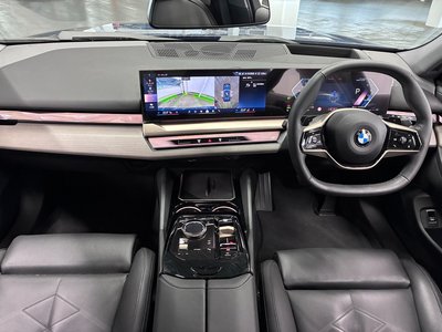 2024 BMW 5 SERIES thumbnail 21