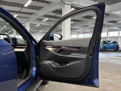 2024 BMW 5 SERIES photo 8