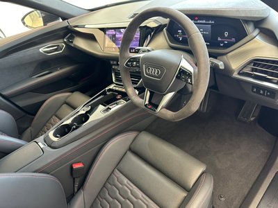 2024 AUDI RS E-TRON GT photo 12