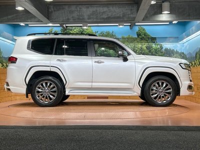 2025 Toyota LAND CRUISER 300 照片 30