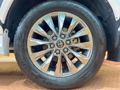 2025 Toyota LAND CRUISER 300 照片 25