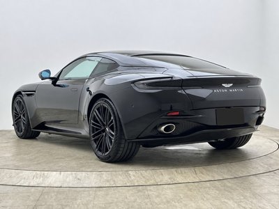 2024 Aston Martin DB12 — фото 5