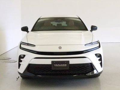 2025 Toyota CROWN SPORT photo 2