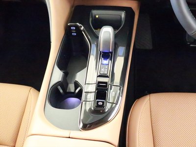 2025 Toyota CROWN SPORT thumbnail 18