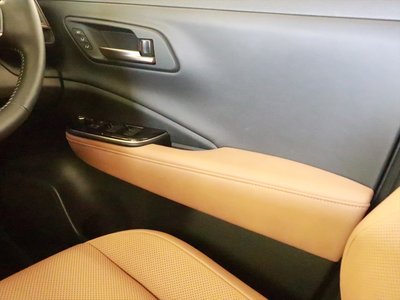 2025 Toyota CROWN SPORT thumbnail 17