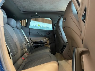 2026 Aston Martin DBX — миниатюра 9