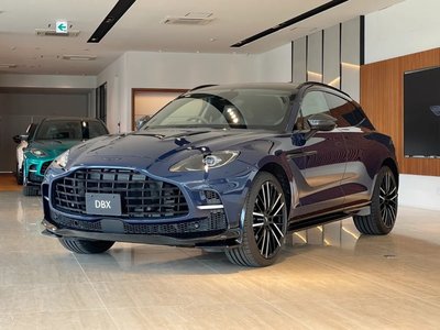 2026 Aston Martin DBX — миниатюра 5