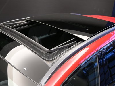 صورة 10 لـ 2025 Mercedes-BENZ GLC AMG