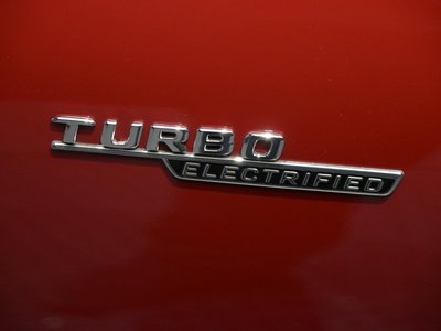 صورة 13 لـ 2025 Mercedes-BENZ GLC AMG