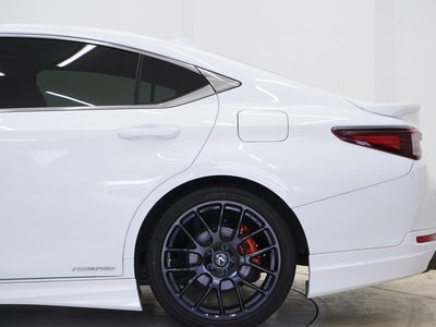 2020 Lexus ES photo 16