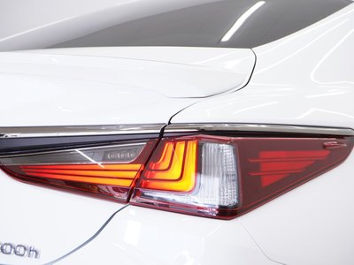 2020 Lexus ES thumbnail 59