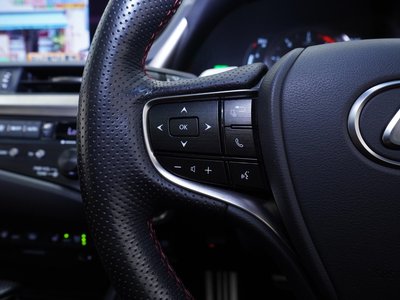 2020 Lexus ES thumbnail 23